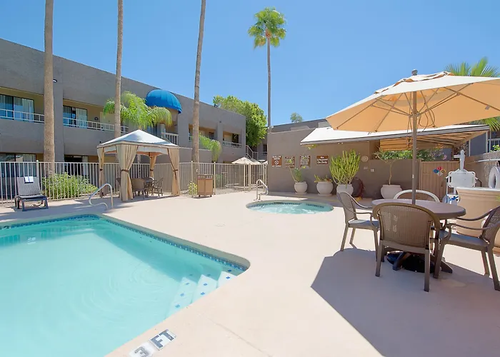 Surestay Innsuites & By Western 3*