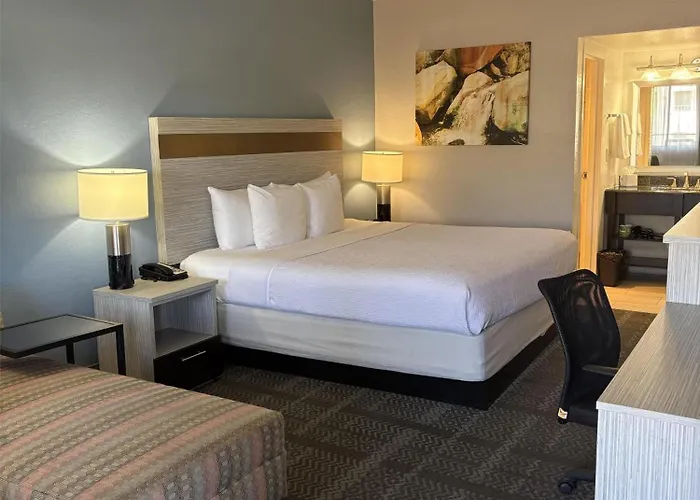 Surestay Innsuites & By Western 3*