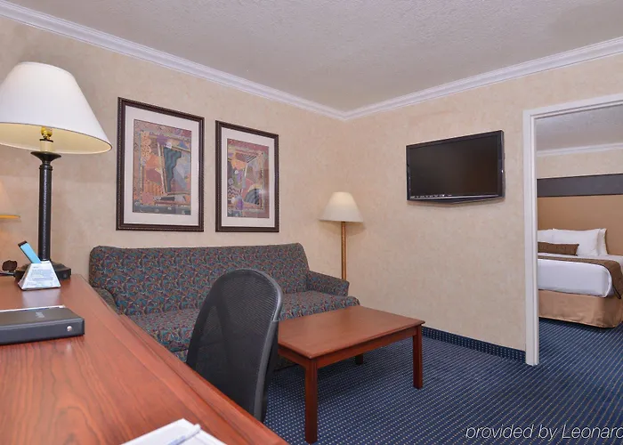 Surestay Innsuites & By Western Hotel Phoenix