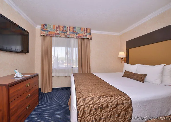 Surestay Innsuites & By Western Hotel Phoenix