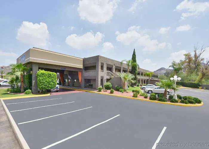 Surestay Innsuites & By Western 3*