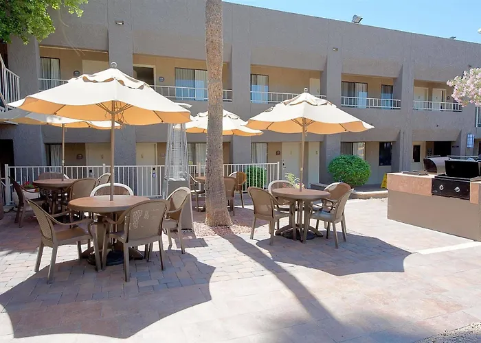 Surestay Innsuites & By Western Hotel 3*